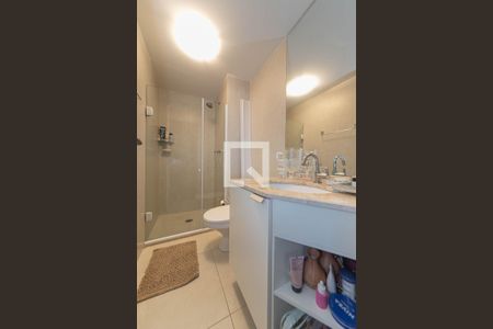 Banheiro Social de apartamento à venda com 2 quartos, 68m² em Santo Amaro, São Paulo