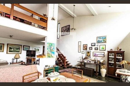 Casa à venda com 4 quartos, 450m² em Vila Madalena, São Paulo