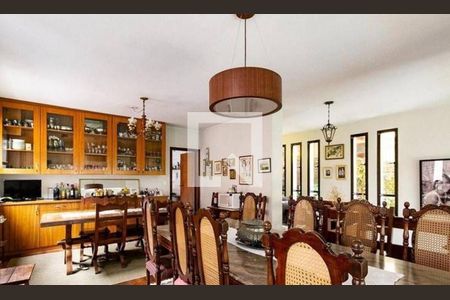 Casa à venda com 4 quartos, 450m² em Vila Madalena, São Paulo