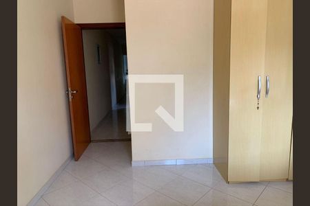 Casa à venda com 3 quartos, 240m² em São Domingos, São Paulo