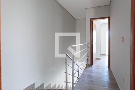 Corredor de casa à venda com 3 quartos, 145m² em Morro do Confisco, Contagem