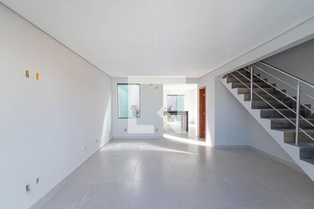 Sala de casa à venda com 3 quartos, 145m² em Morro do Confisco, Contagem