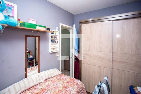 Quarto 2 de casa à venda com 4 quartos, 175m² em Taboão, Diadema