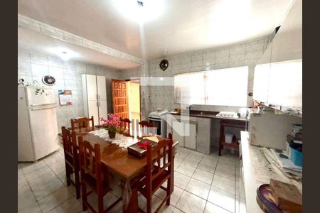 Casa à venda com 3 quartos, 125m² em Vila Santa Maria, São Paulo