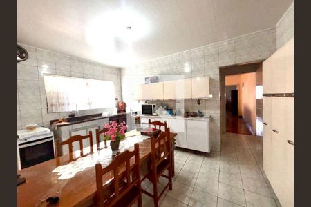 Casa à venda com 3 quartos, 125m² em Vila Santa Maria, São Paulo