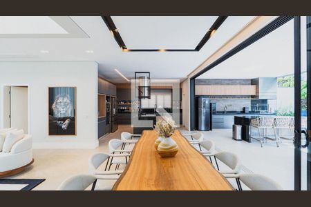 Casa à venda com 4 quartos, 450m² em Tamboré, Santana de Parnaíba