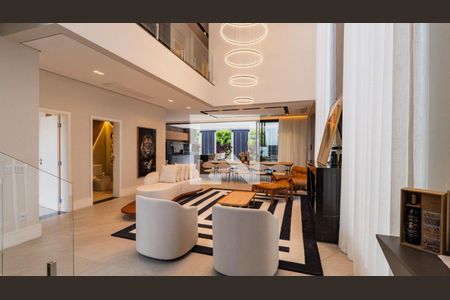 Casa à venda com 4 quartos, 450m² em Tamboré, Santana de Parnaíba