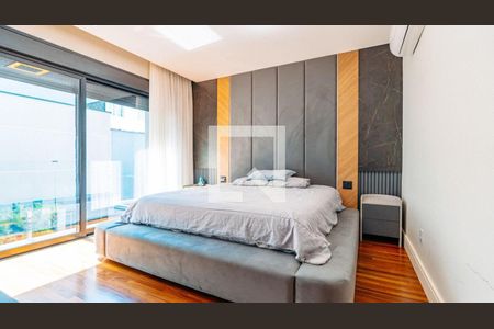 Casa à venda com 4 quartos, 450m² em Tamboré, Santana de Parnaíba