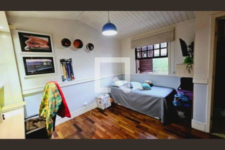 Casa à venda com 3 quartos, 318m² em Parque Sao Domingos, São Paulo