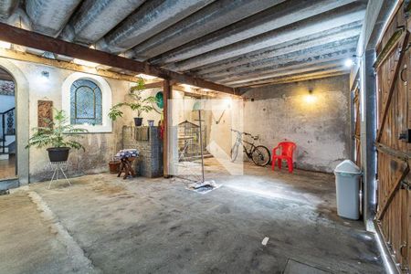 Casa à venda com 5 quartos, 311m² em Vila Brasilina, São Paulo