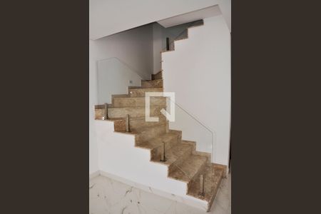 Detalhe - Escada Quartos de casa à venda com 3 quartos, 150m² em Vila Guedes, São Paulo