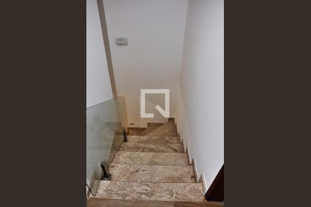 Detalhe - Escada - Quartos de casa à venda com 3 quartos, 150m² em Vila Guedes, São Paulo