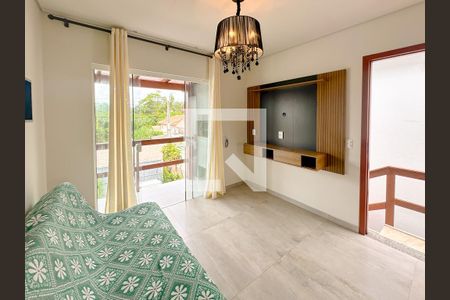 Sala de TV de apartamento para alugar com 2 quartos, 73m² em São João do Rio Vermelho, Florianópolis