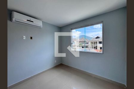 Quarto de casa de condomínio para alugar com 4 quartos, 350m² em Recreio dos Bandeirantes, Rio de Janeiro