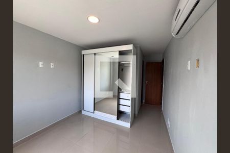Quarto de casa de condomínio para alugar com 4 quartos, 350m² em Recreio dos Bandeirantes, Rio de Janeiro