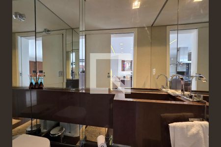 Lavabo  de apartamento à venda com 4 quartos, 190m² em Santo Antônio, Belo Horizonte