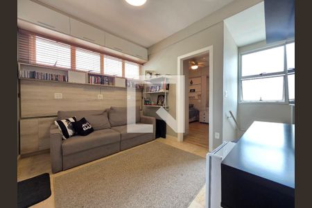 Sala íntima  de apartamento à venda com 4 quartos, 190m² em Santo Antônio, Belo Horizonte