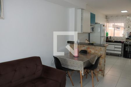 Casa de Condomínio para alugar com 2 quartos, 60m² em Jardim Sandra, Cotia