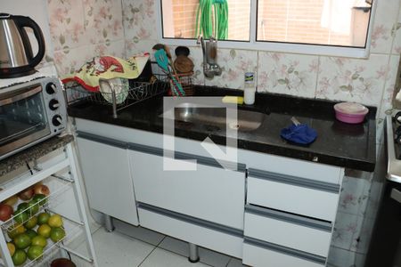 Casa de Condomínio para alugar com 2 quartos, 60m² em Jardim Sandra, Cotia