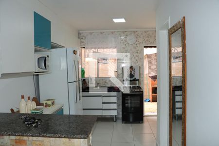 Casa de Condomínio para alugar com 2 quartos, 60m² em Jardim Sandra, Cotia