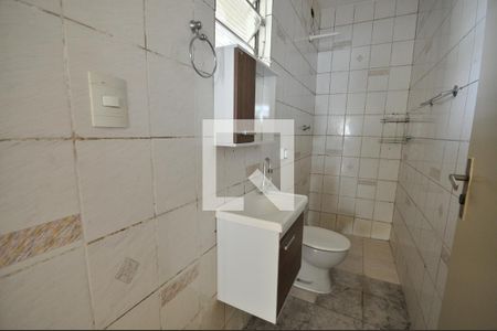 Banheiro  de casa para alugar com 2 quartos, 80m² em Parque Ramos Freitas, São Paulo