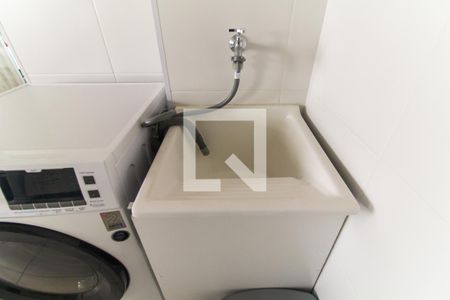 Sala/Cozinha de apartamento para alugar com 2 quartos, 36m² em Vila Carmosina, São Paulo