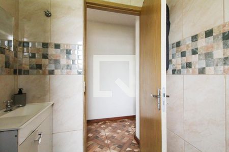 Banheiro de apartamento à venda com 2 quartos, 54m² em Guajuviras, Canoas