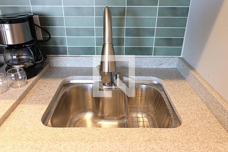 Espaço integrado - Cozinha de kitnet/studio para alugar com 1 quarto, 30m² em Jardim do Salso, Porto Alegre