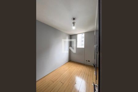 Quarto 1 de apartamento para alugar com 2 quartos, 58m² em Parque Bristol, São Paulo