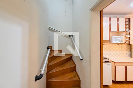 Escada de casa à venda com 2 quartos, 100m² em Vila Mariana, São Paulo