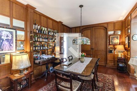 Sala de casa para alugar com 4 quartos, 330m² em Pacaembu, São Paulo