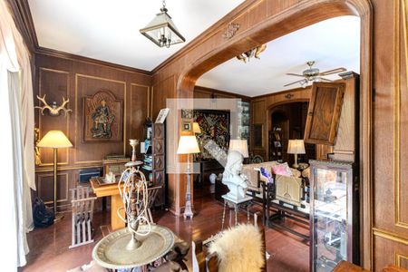 Sala de casa para alugar com 4 quartos, 330m² em Pacaembu, São Paulo