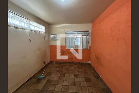 Quarto de casa para alugar com 2 quartos, 407m² em Turiaçú, Rio de Janeiro