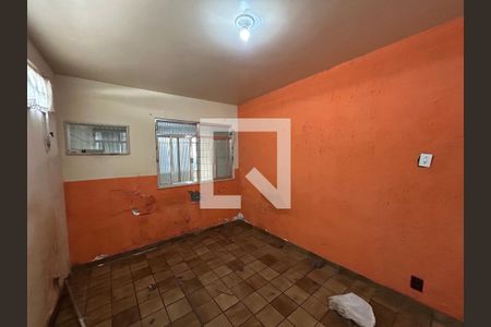 Quarto de casa para alugar com 2 quartos, 407m² em Turiaçú, Rio de Janeiro