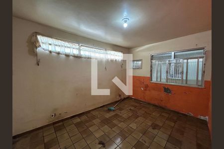 Quarto de casa para alugar com 2 quartos, 407m² em Turiaçú, Rio de Janeiro