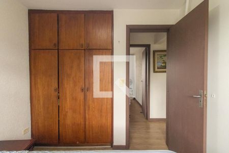 Quarto 2 de apartamento para alugar com 3 quartos, 50m² em Parolin, Curitiba