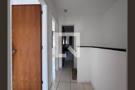 Corredor  de casa de condomínio para alugar com 3 quartos, 82m² em Vargem Pequena, Rio de Janeiro