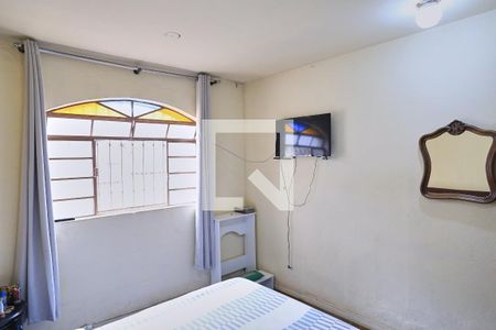 Quarto de casa à venda com 2 quartos, 120m² em Sagrada Família, Belo Horizonte