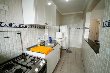 Cozinha de apartamento para alugar com 1 quarto, 40m² em Vila Tupi, Praia Grande