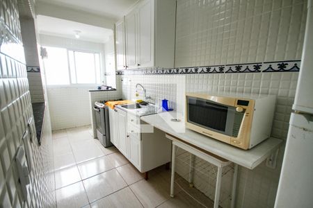 Cozinha de apartamento para alugar com 1 quarto, 40m² em Vila Tupi, Praia Grande