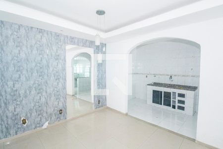 Sala de casa para alugar com 3 quartos, 180m² em Realengo, Rio de Janeiro