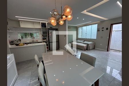 Sala de casa à venda com 3 quartos, 109m² em Cachambi, Rio de Janeiro