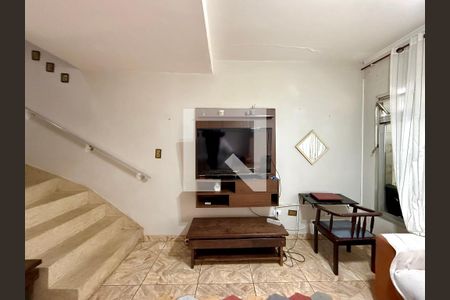 Sala de casa à venda com 2 quartos, 80m² em Jardim Alzira, São Paulo