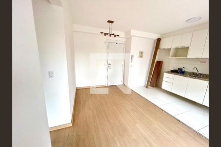 Sala de apartamento para alugar com 2 quartos, 46m² em Jardim Flor da Montanha, Guarulhos