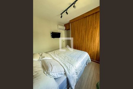 Suite de apartamento para alugar com 2 quartos, 66m² em Mansões Santo Antônio, Campinas