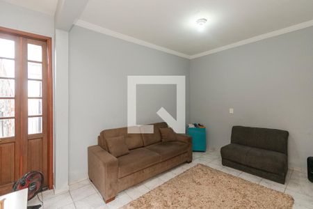 Sala de TV de casa para alugar com 3 quartos, 180m² em Parque Maria Helena, São Paulo