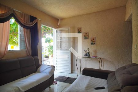 Sala de casa à venda com 2 quartos, 140m² em Santos Dumont, São Leopoldo