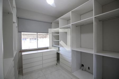 Quarto 1/ Closet de apartamento para alugar com 3 quartos, 100m² em Freguesia (jacarepaguá), Rio de Janeiro