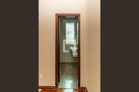 Lavabo de casa para alugar com 4 quartos, 309m² em Santa Lúcia, Belo Horizonte