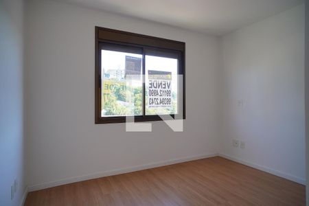 Quarto suíte  de apartamento à venda com 2 quartos, 63m² em Jardim do Salso, Porto Alegre